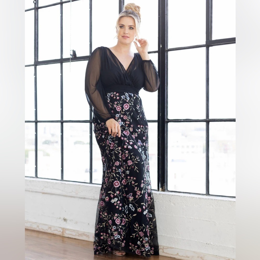 Kiyonna Isabella Embroidered Mesh Gown Size 1X EUC 🫶🏻 Sold Out ✨ Stunning 🌸